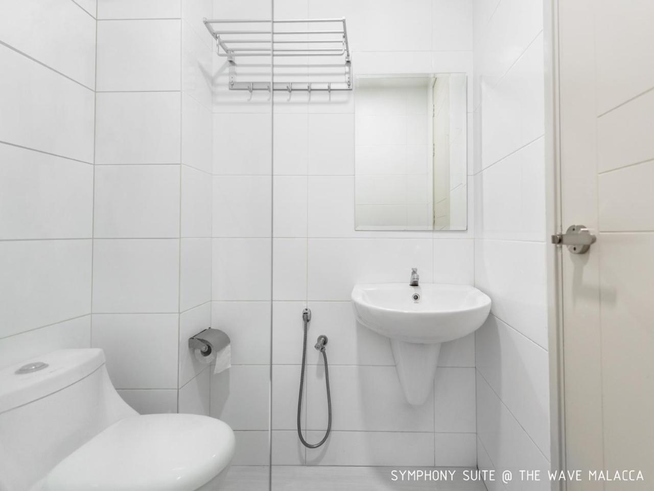 Symphony Suite @ The Wave Malacca Exteriör bild