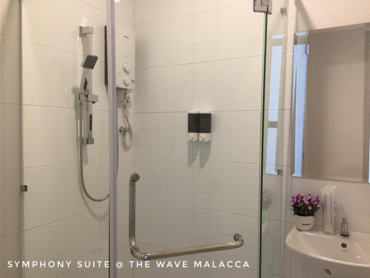 Symphony Suite @ The Wave Malacca Exteriör bild